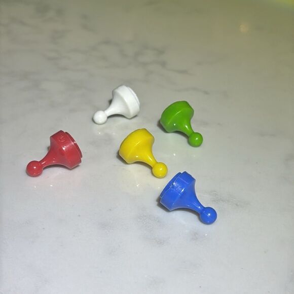 Vintage 1972 Clue Playing Pieces from Clue Parker Brothers Board Game - Picture 4 of 4